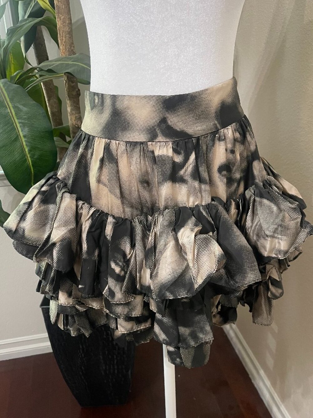 Katy Rodriguez Y2K Five-Tier Ruffle Mini Skirt Size 4 Made in USA